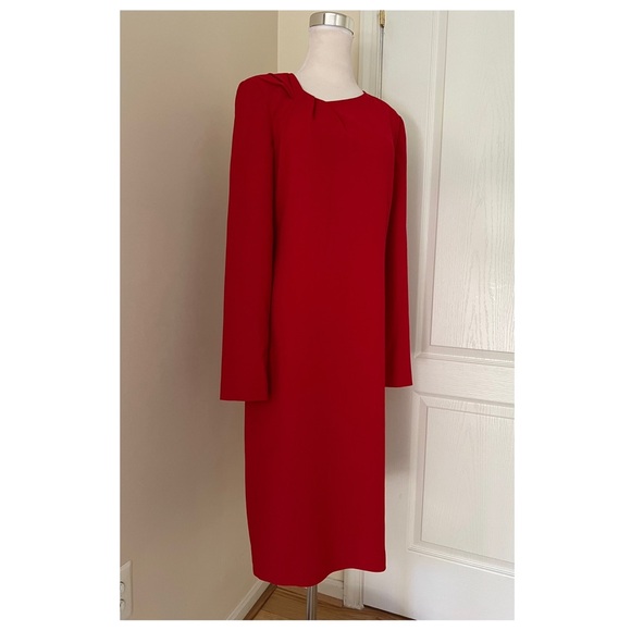 Badgley Mischka Twist-Front Long-Sleeve Dress - Picture 11 of 16